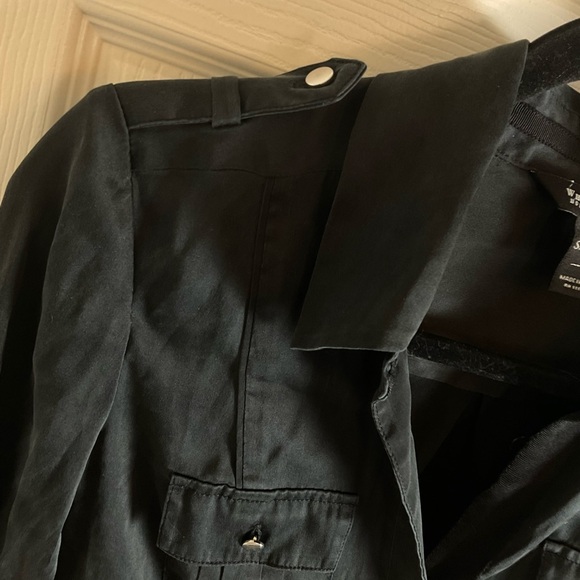 White House/Black Market Silk Stretch Top
Size 2 - Picture 4 of 11